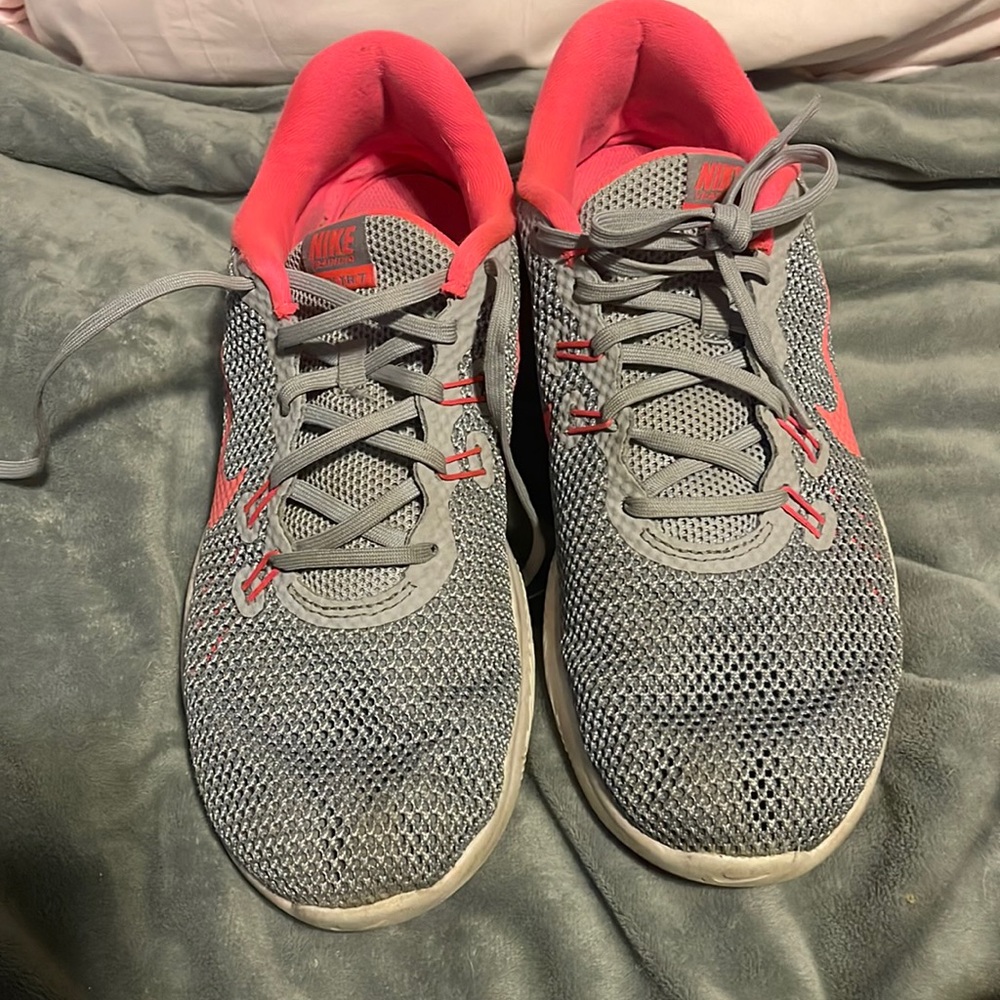 nike tennis shoes